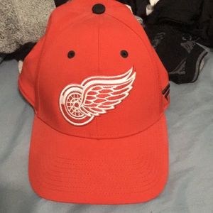 Brand new fantics Detroit hat never warn red and white